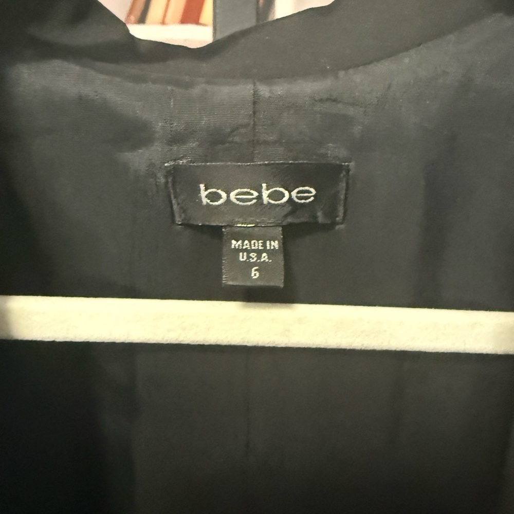 Bebe Women's Elegant Black Blazer - Picture 3 of 4